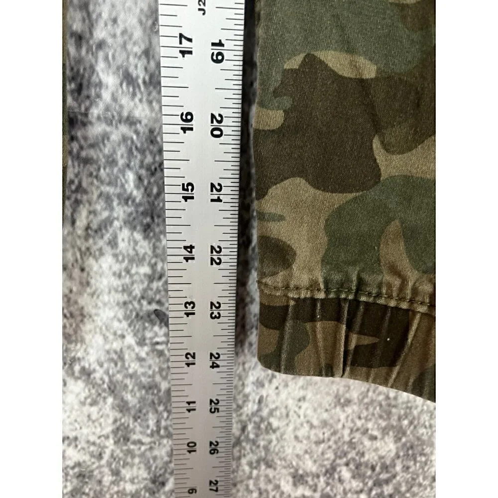Levis levis green